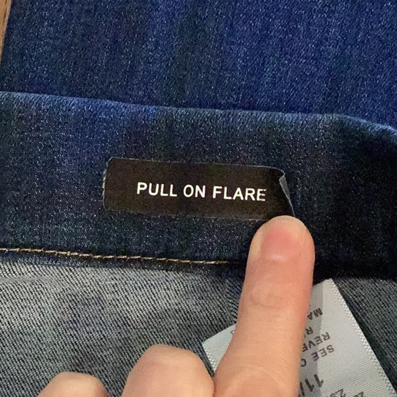 Judy Blue pull on super flare denim blue jeans - Picture 10 of 16